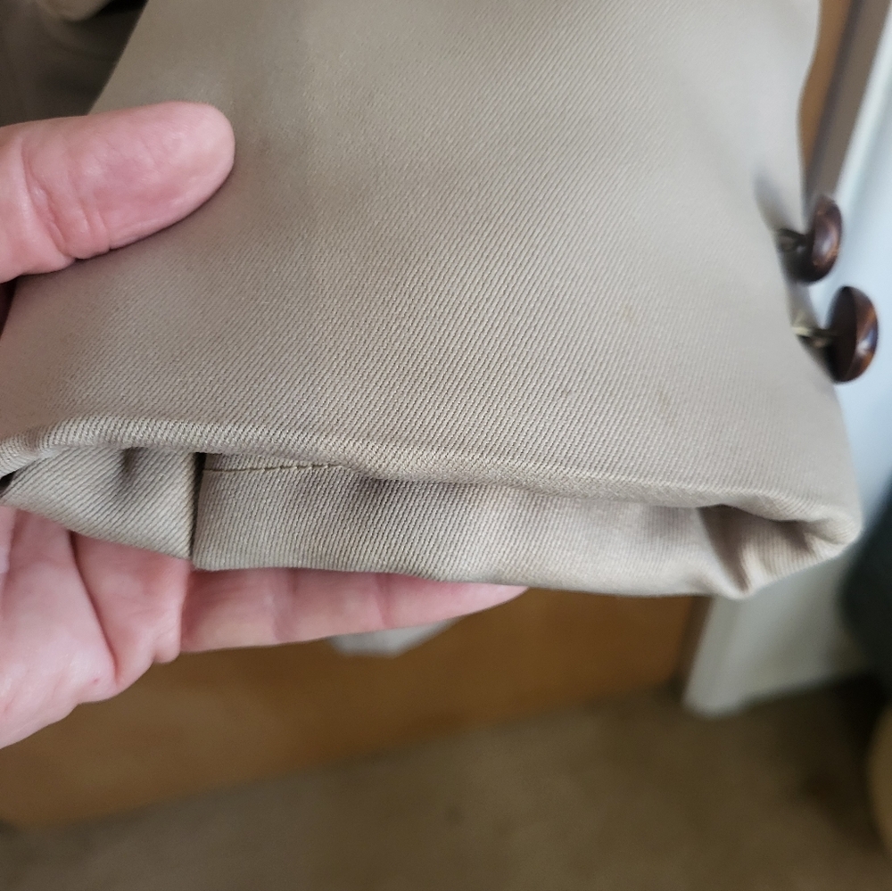 Vintage 1970 Studio One Men's Beige Pea Coat with Dark Brown Fur Collar. Size 40 - Picture 9 of 16